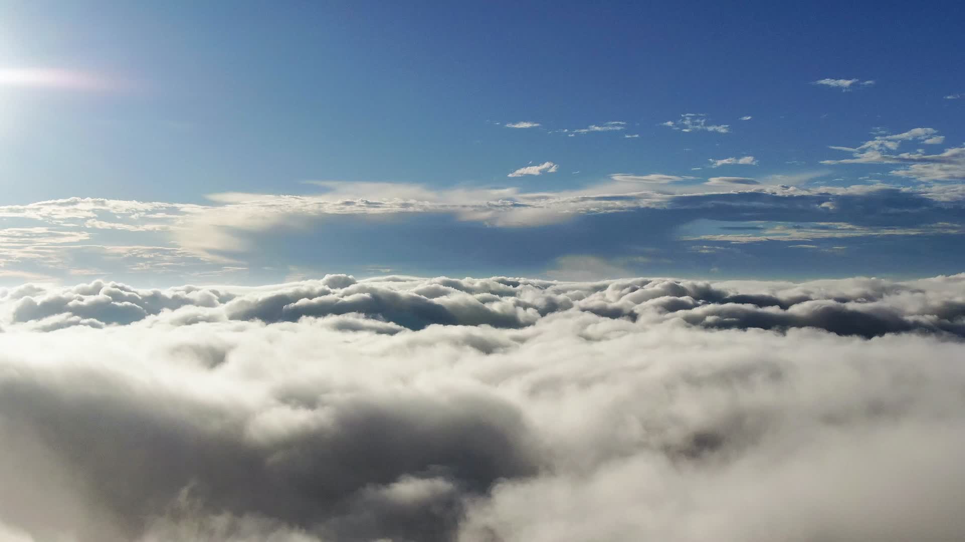 4K航拍斯里兰卡云海视频的预览图