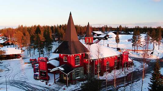 4K航拍芬兰罗瓦涅米圣诞老人小镇视频的预览图
