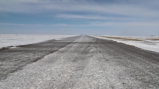 呼伦贝尔冬季草原的道路视频的预览图