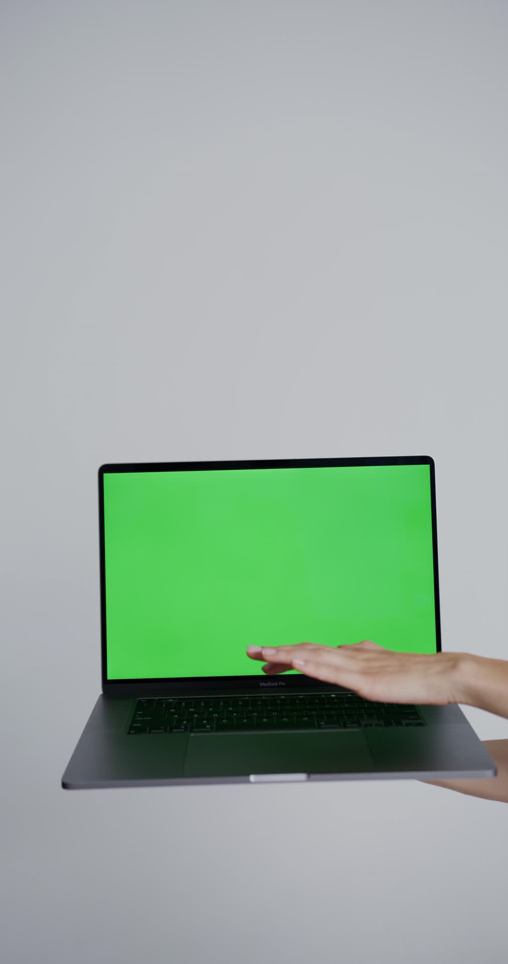 竖版竖屏笔记本绿幕抠像视频视频的预览图