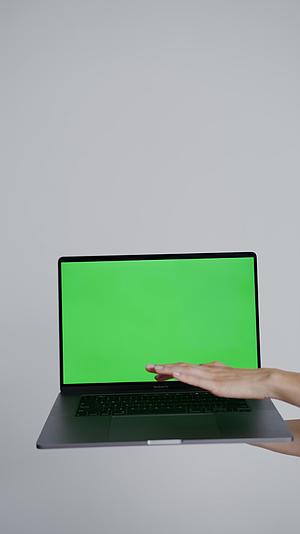 竖版竖屏笔记本绿幕抠像视频视频的预览图