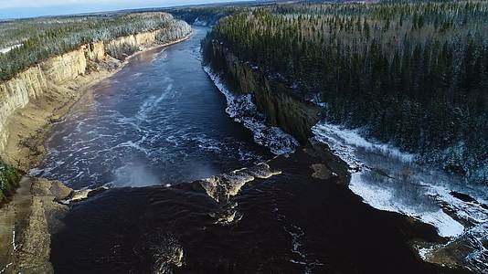 4K航拍加拿大尼亚加拉瀑布视频的预览图