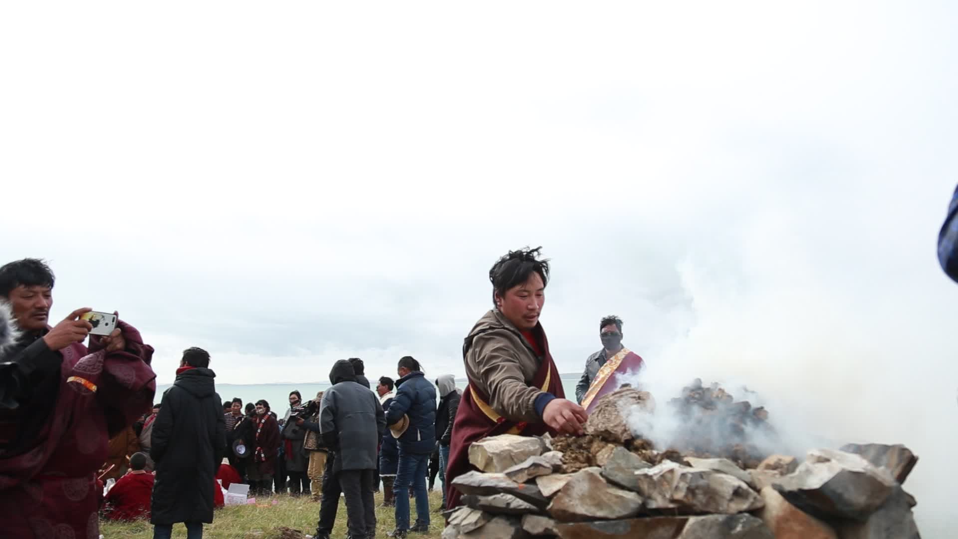 青海三江源牧区藏族传统仪式视频的预览图