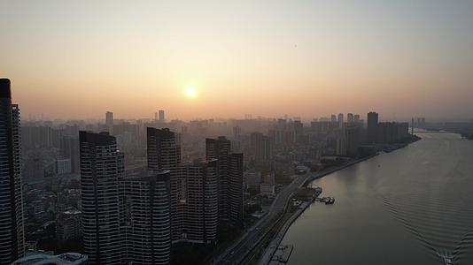 广州海珠天誉半岛住宅建筑日出日落视频的预览图