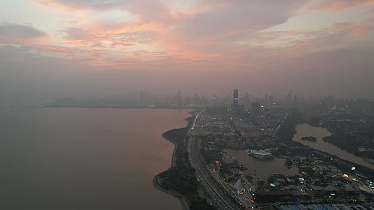 深圳滨江大道深圳湾公园海边海岸线夕阳霞光视频的预览图