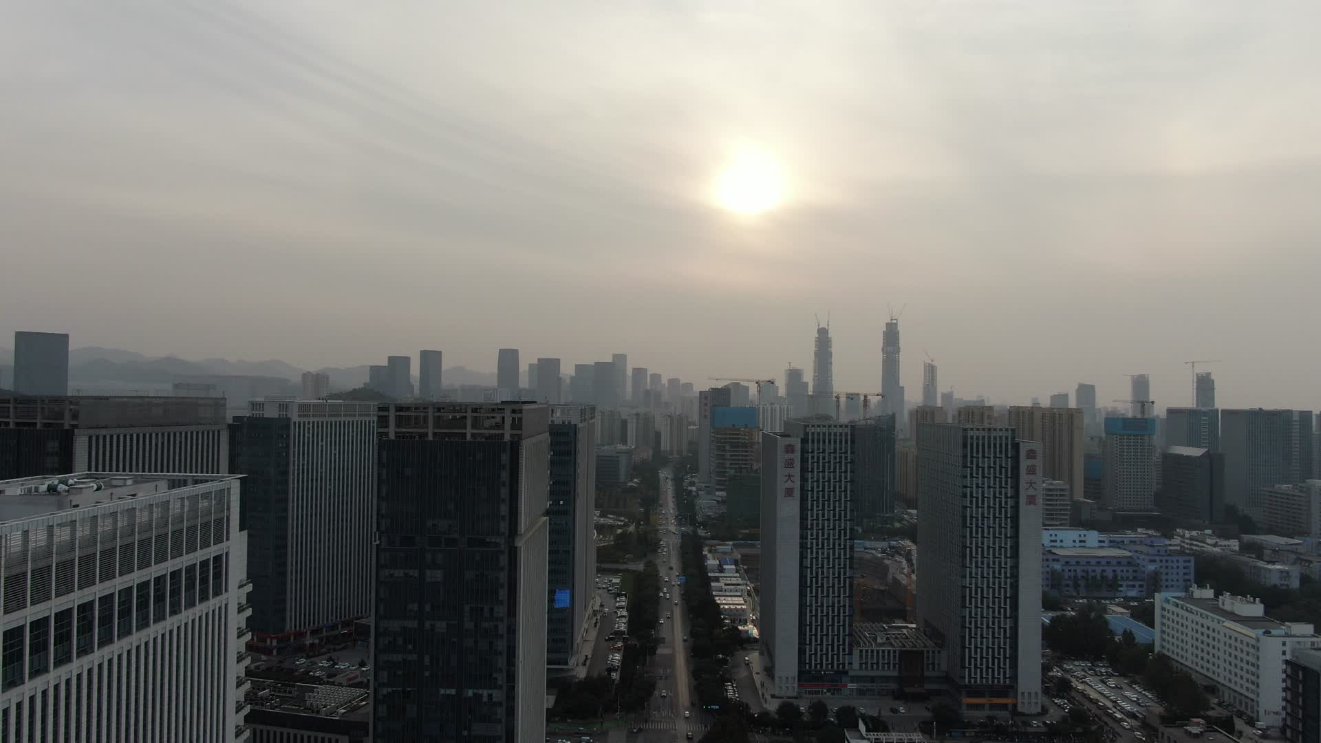航拍山东青岛城市风光视频的预览图