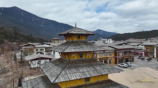 航拍西藏林芝鲁朗小镇御3冬季视频的预览图