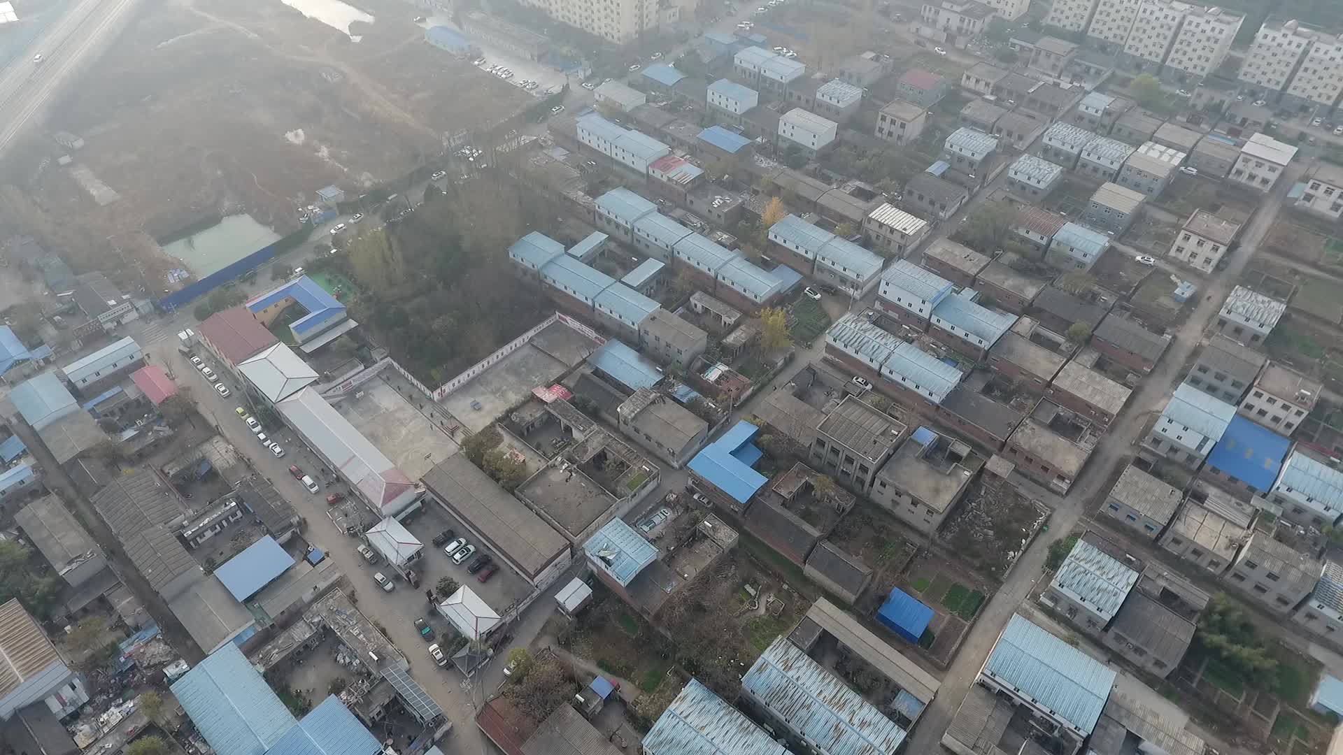 河南平顶山湛河区郊区建筑航拍视频的预览图