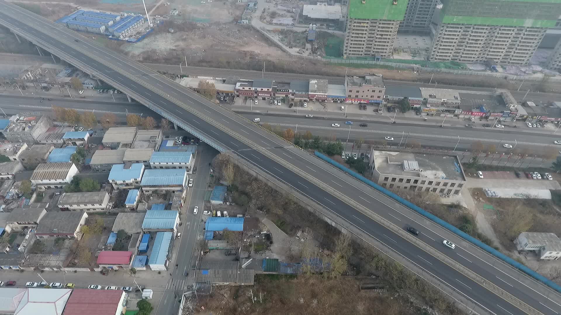 河南平顶山湛河区郊区建筑航拍视频的预览图