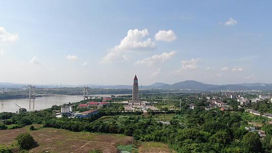 航拍江西赣州和谐钟楼地标建筑视频的预览图