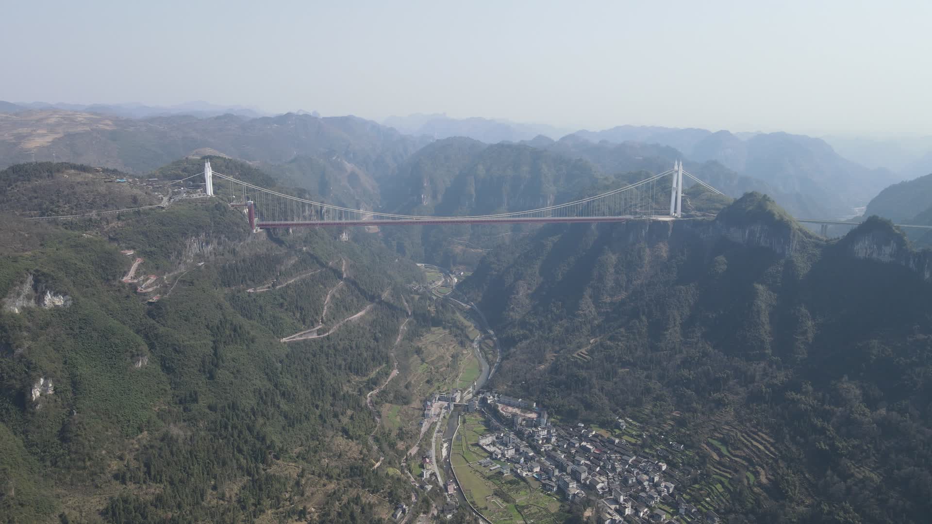 湖南湘西矮寨大桥航拍视频的预览图