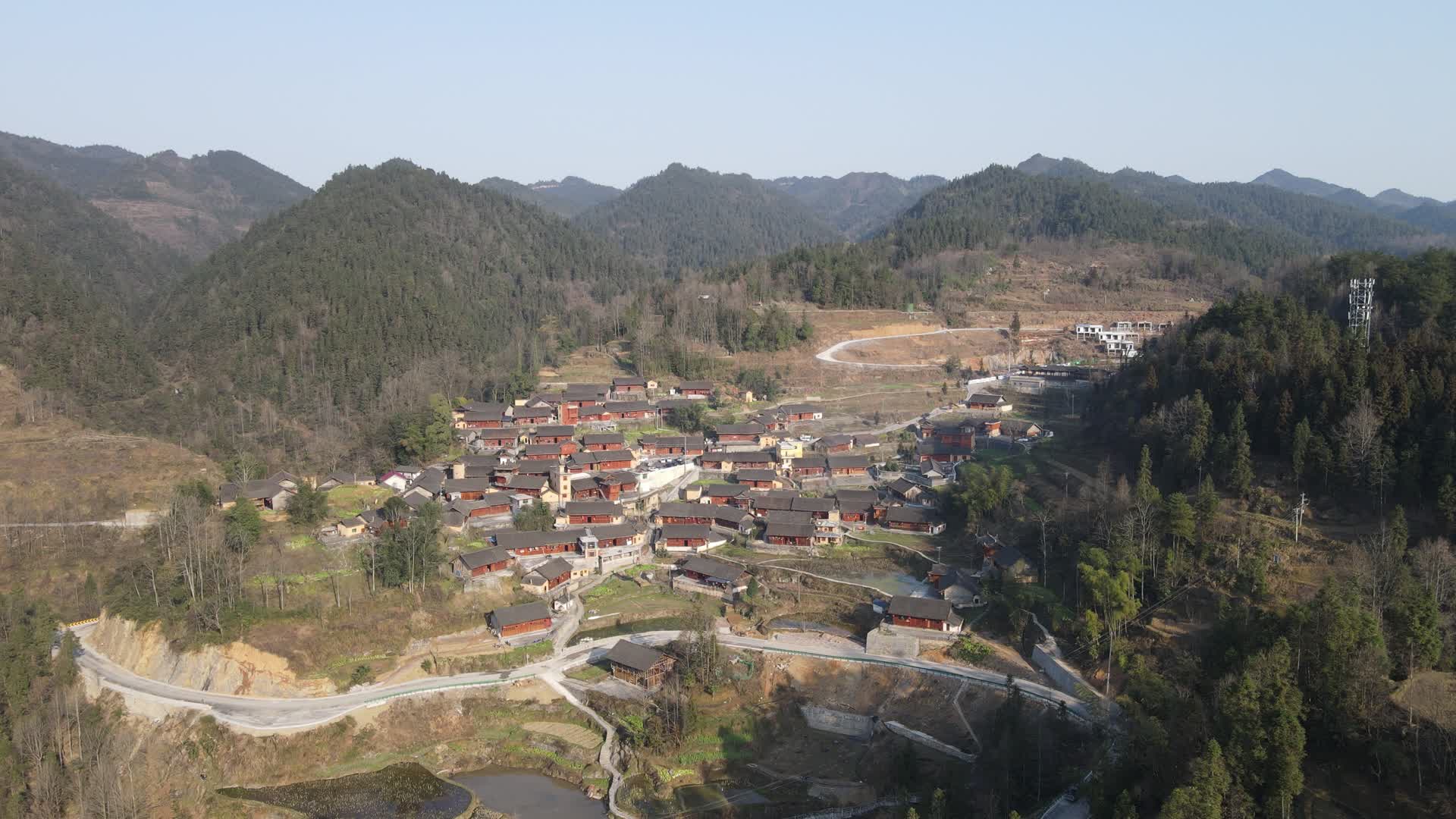 湖南湘西十八洞村航拍视频的预览图