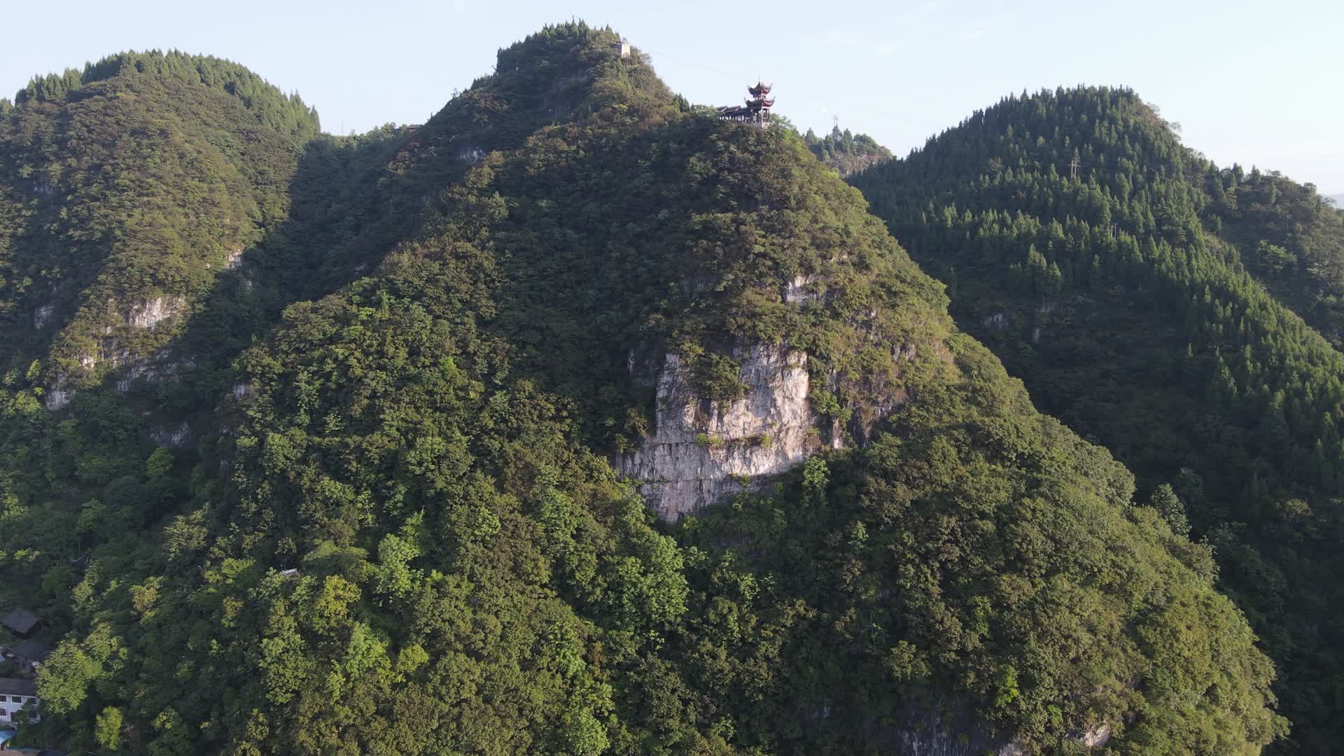 贵州哈斯特地貌山川相连视频的预览图