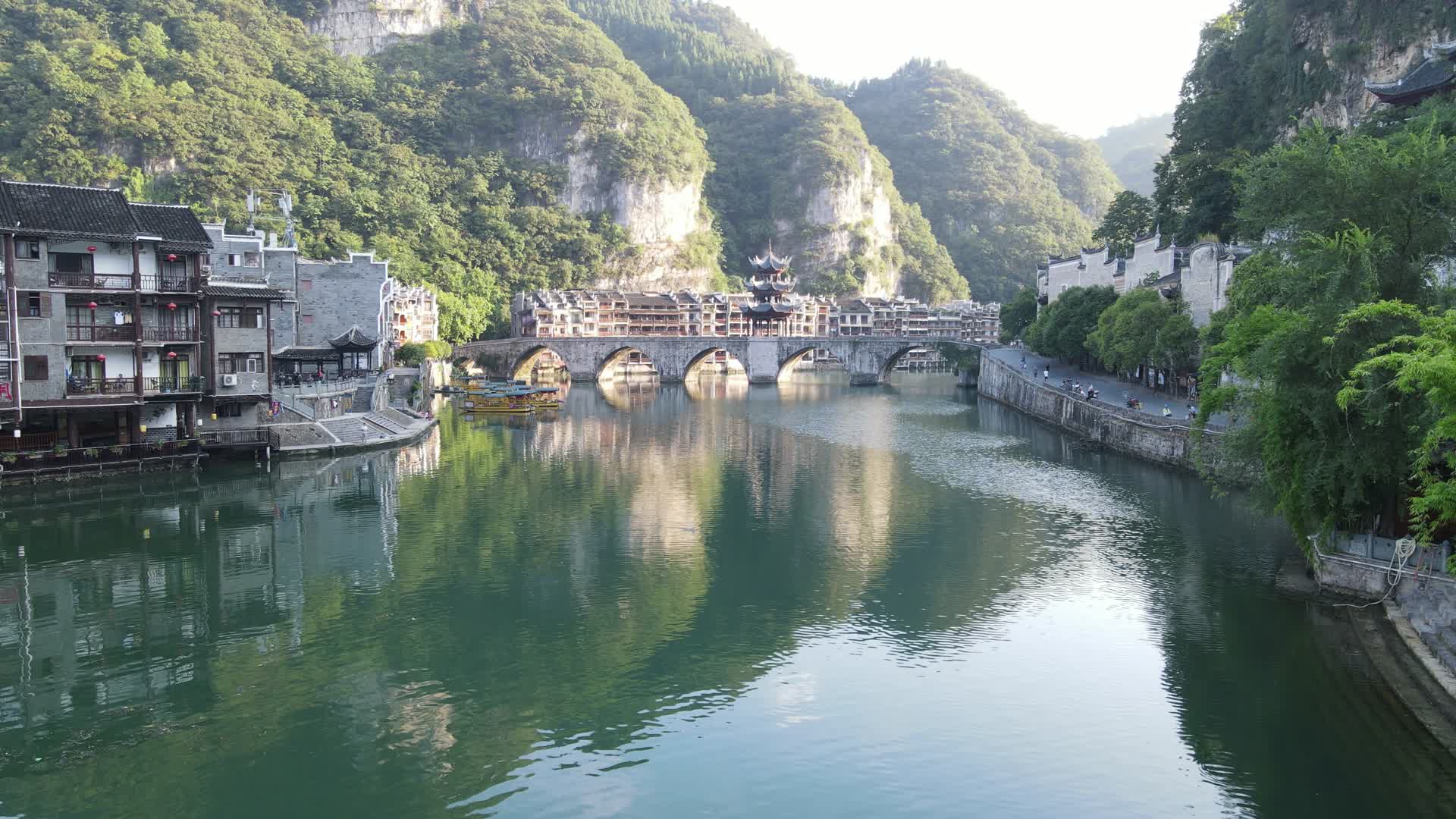 贵州镇远古镇舞阳河5A景区航拍视频的预览图