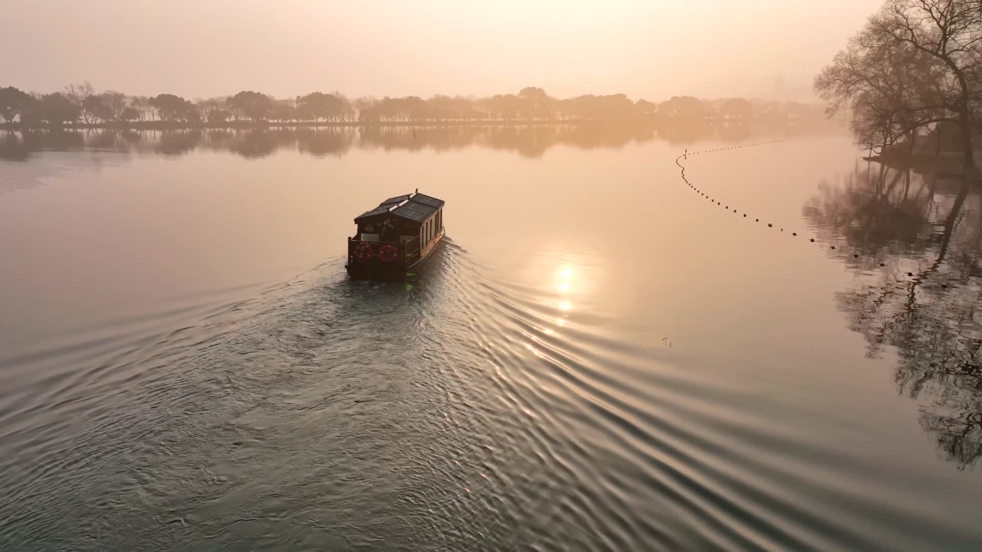 20杭州风景航拍西湖小船视频的预览图