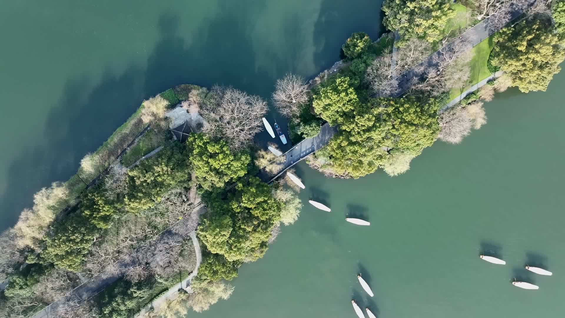 唯美航拍杭州西湖风景小桥视频的预览图