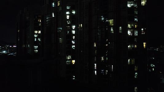 广州城市住宅夜景灯光小区视频的预览图