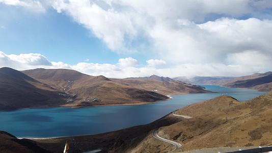 航拍延时西藏山南圣湖羊卓雍错视频的预览图