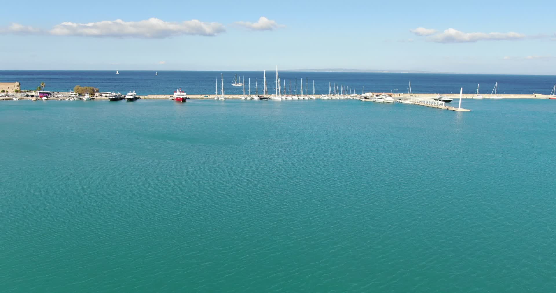 航拍欧洲希腊扎金索斯港口视频的预览图