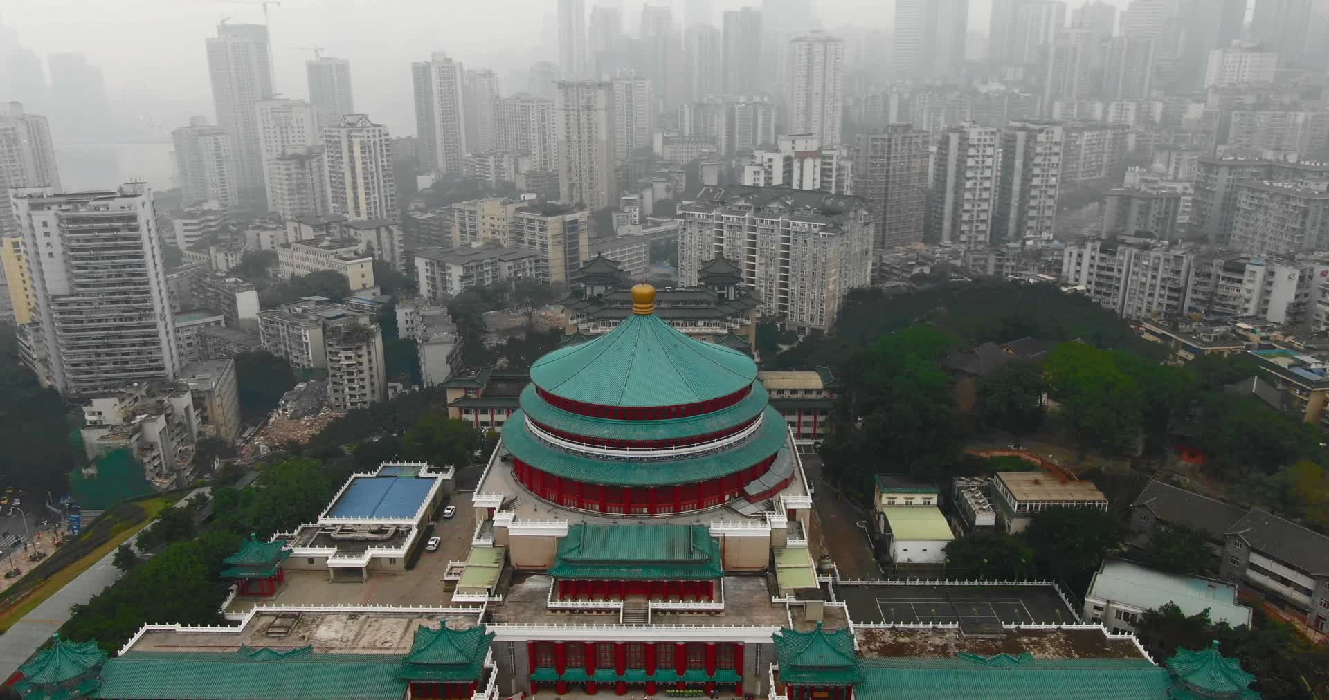 航拍重庆人民大礼堂三峡博物馆魔幻城市视频的预览图