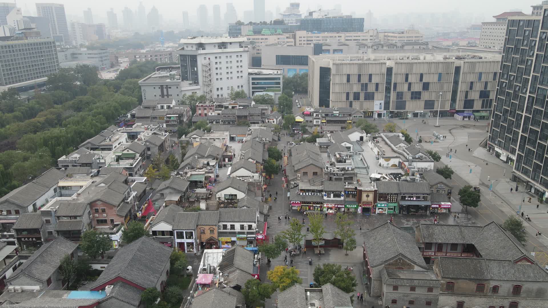 航拍山东济南城市风光地标建筑视频的预览图