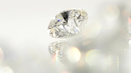 高端奢华钻石戒指奢饰品特写视频视频的预览图