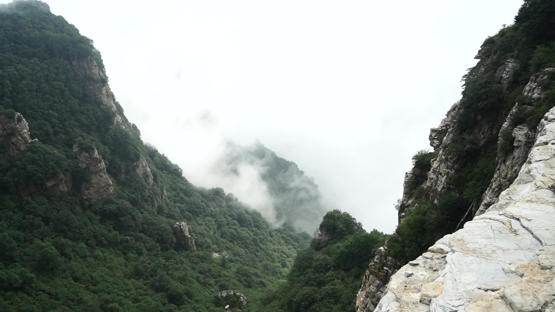 山脉云雾缭绕2视频的预览图