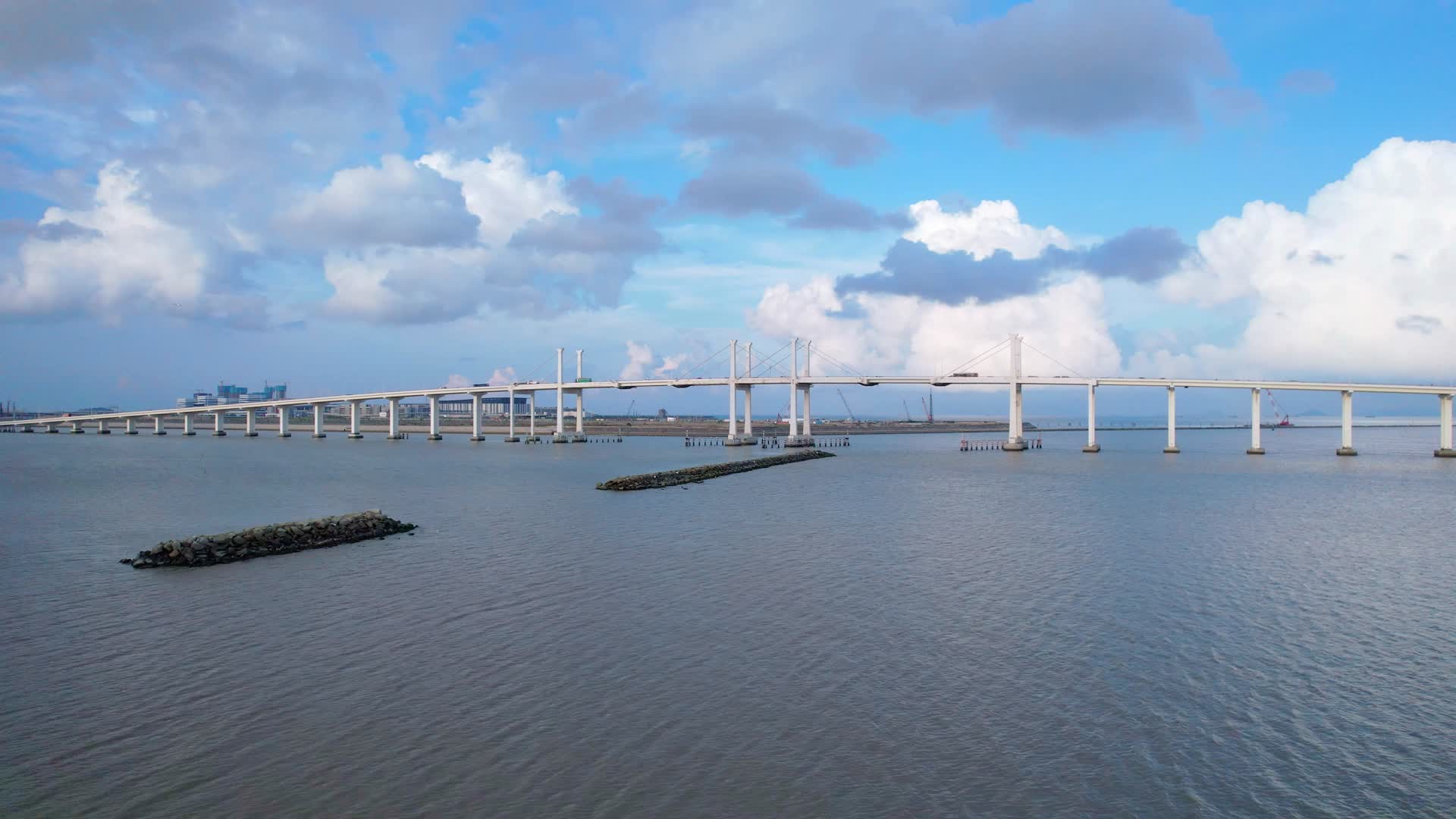 澳门友谊桥微拉远景视频视频的预览图