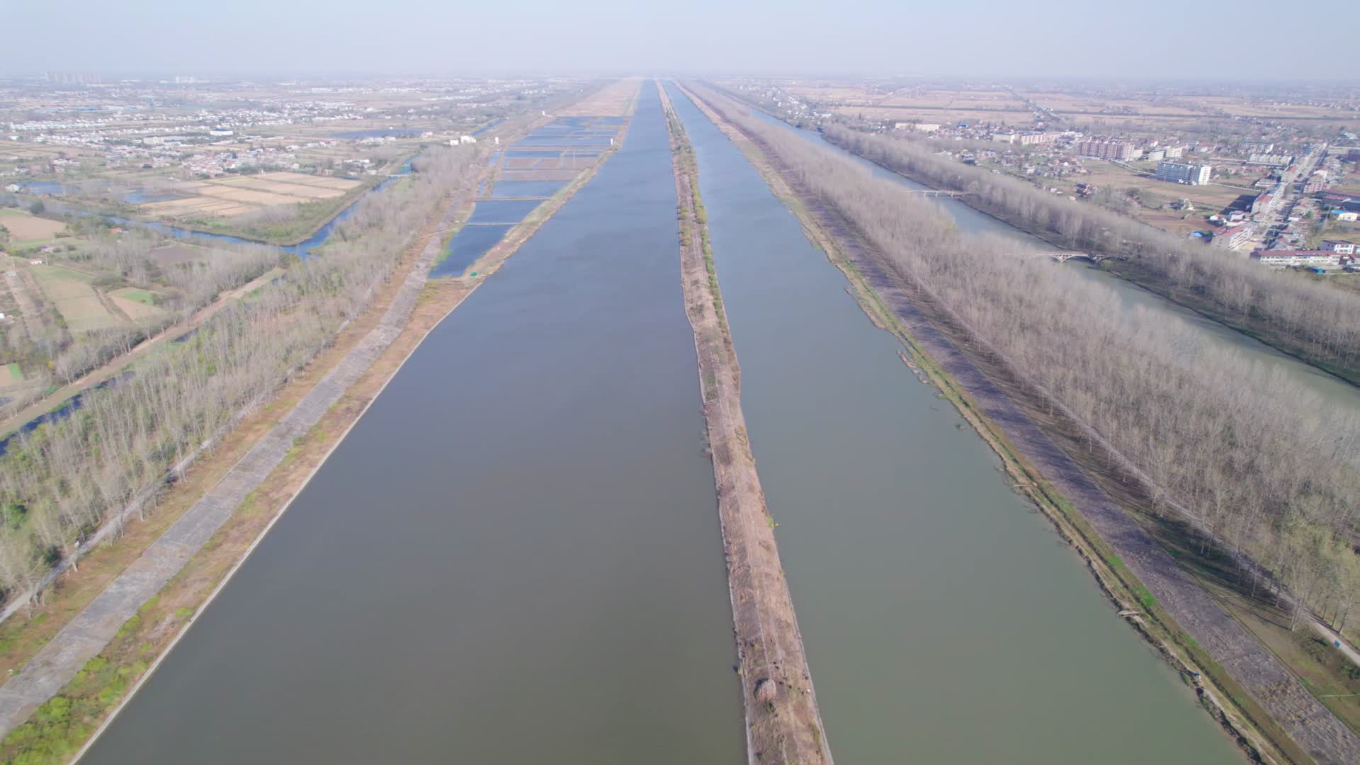 4k航拍苏北灌溉总渠和淮河入海水道视频的预览图