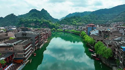 4K航拍贵州镇远古镇视频的预览图