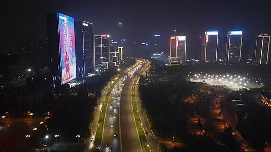 航拍山东济南夜景交通视频的预览图