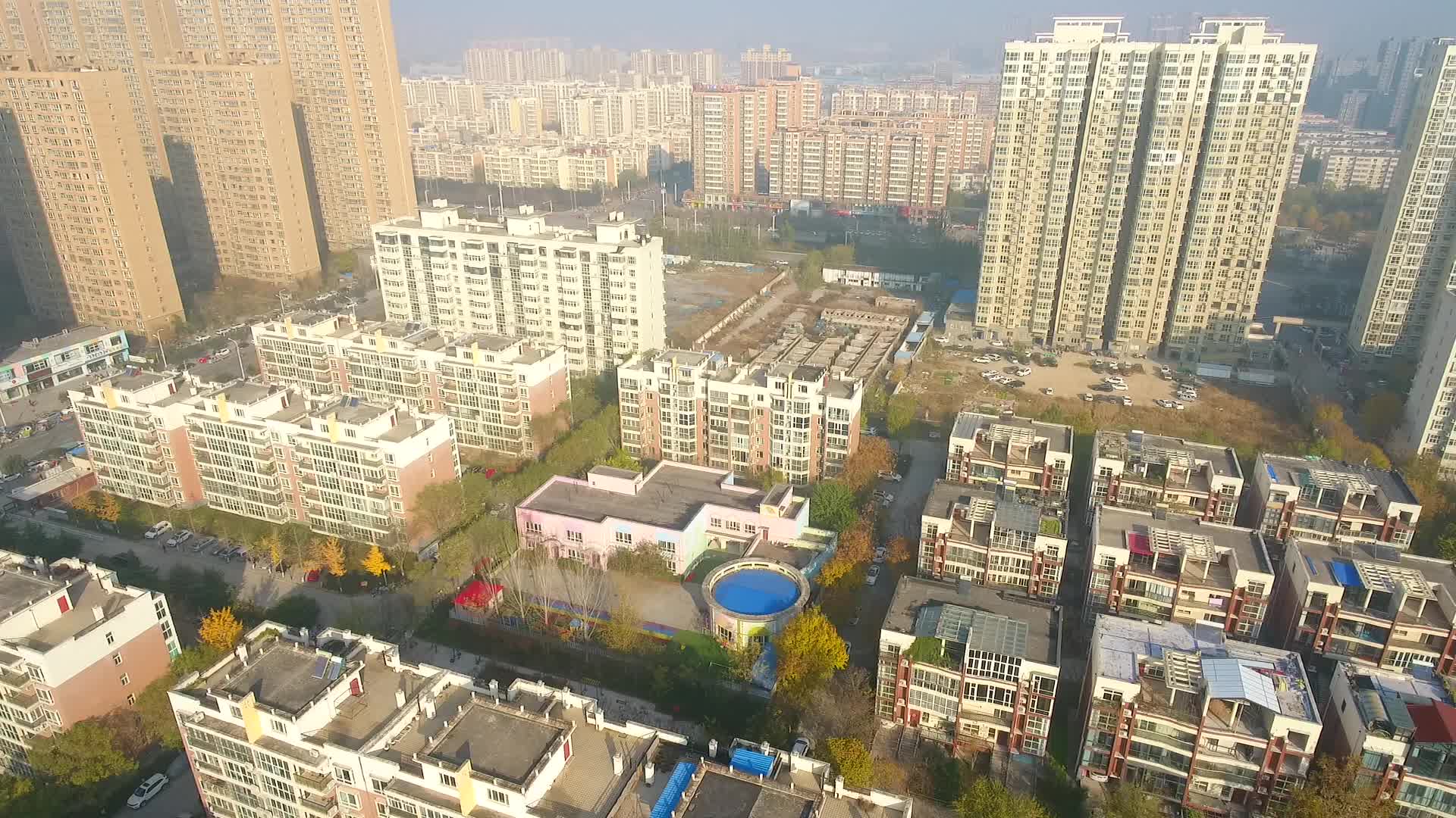 4k河南安阳文峰区建筑道路航拍视频的预览图
