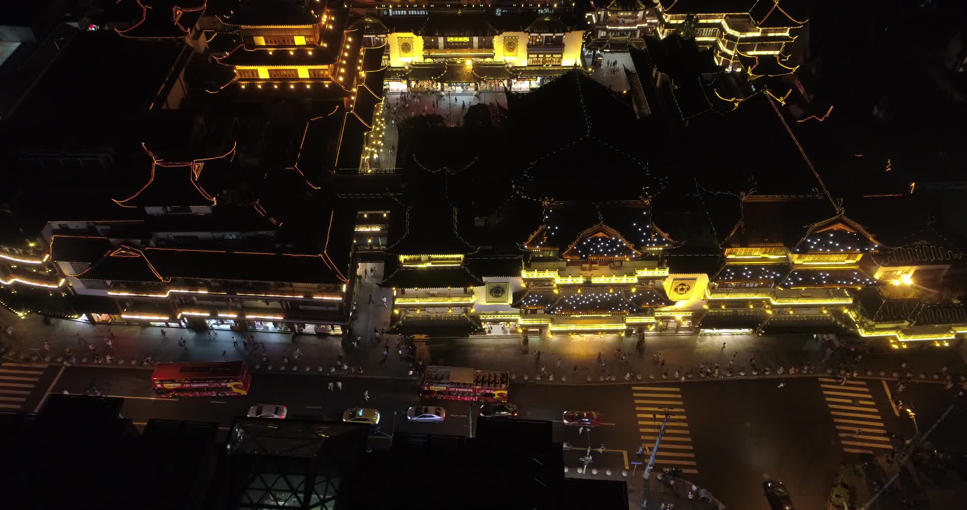 4k航拍上海豫园城隍庙视频的预览图