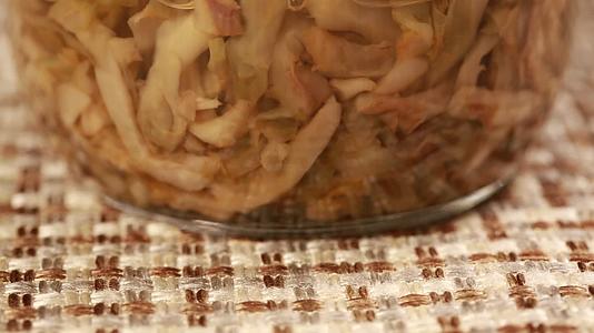 调料腌制水疙瘩咸菜丝自制榨菜视频的预览图