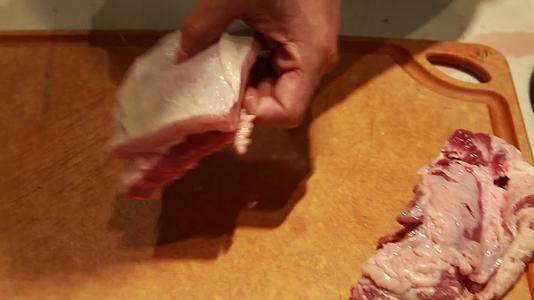 切牛腩肉切牛肉视频的预览图