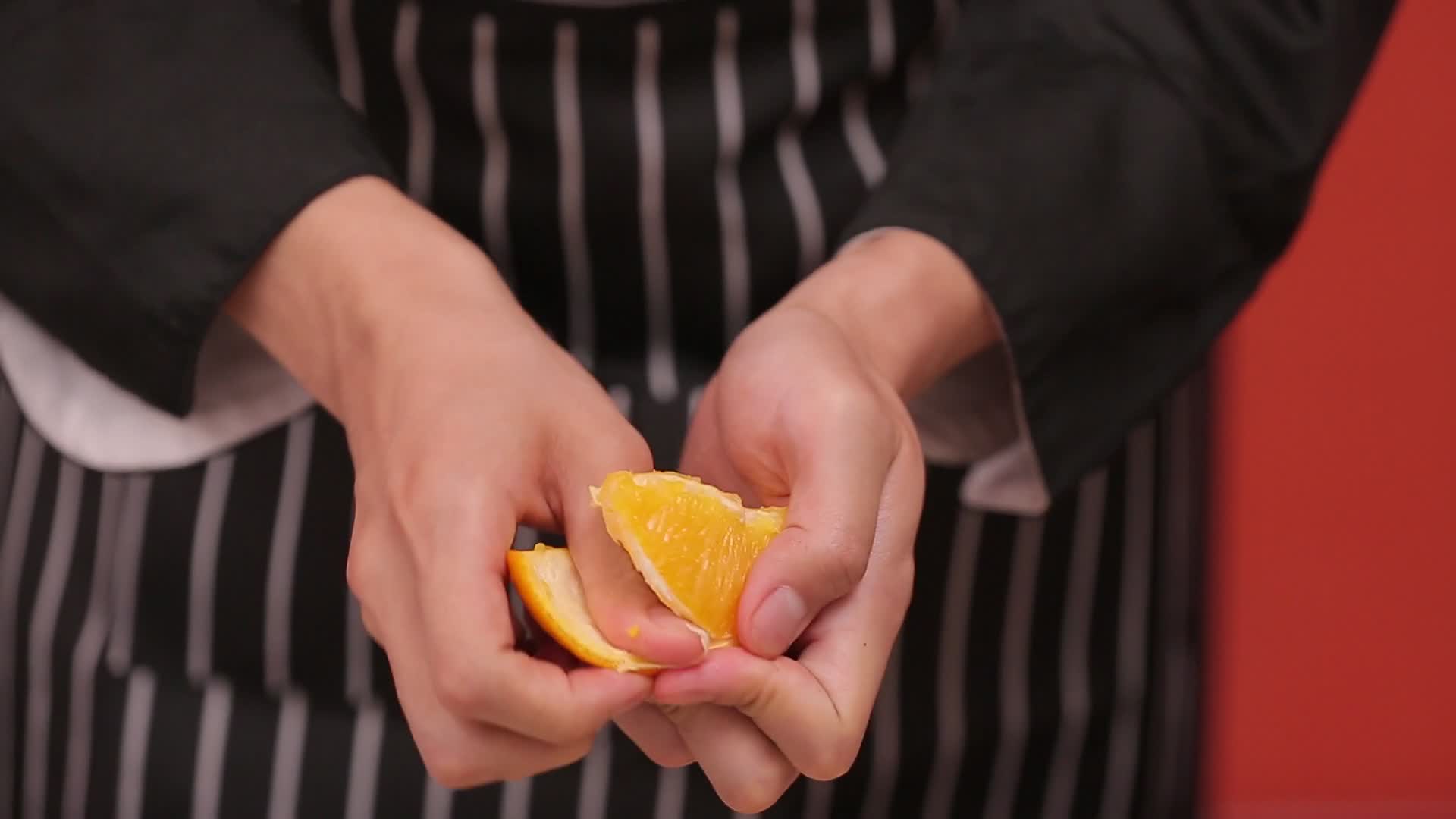 切哈密瓜甜瓜草莓橙子各种水果视频的预览图