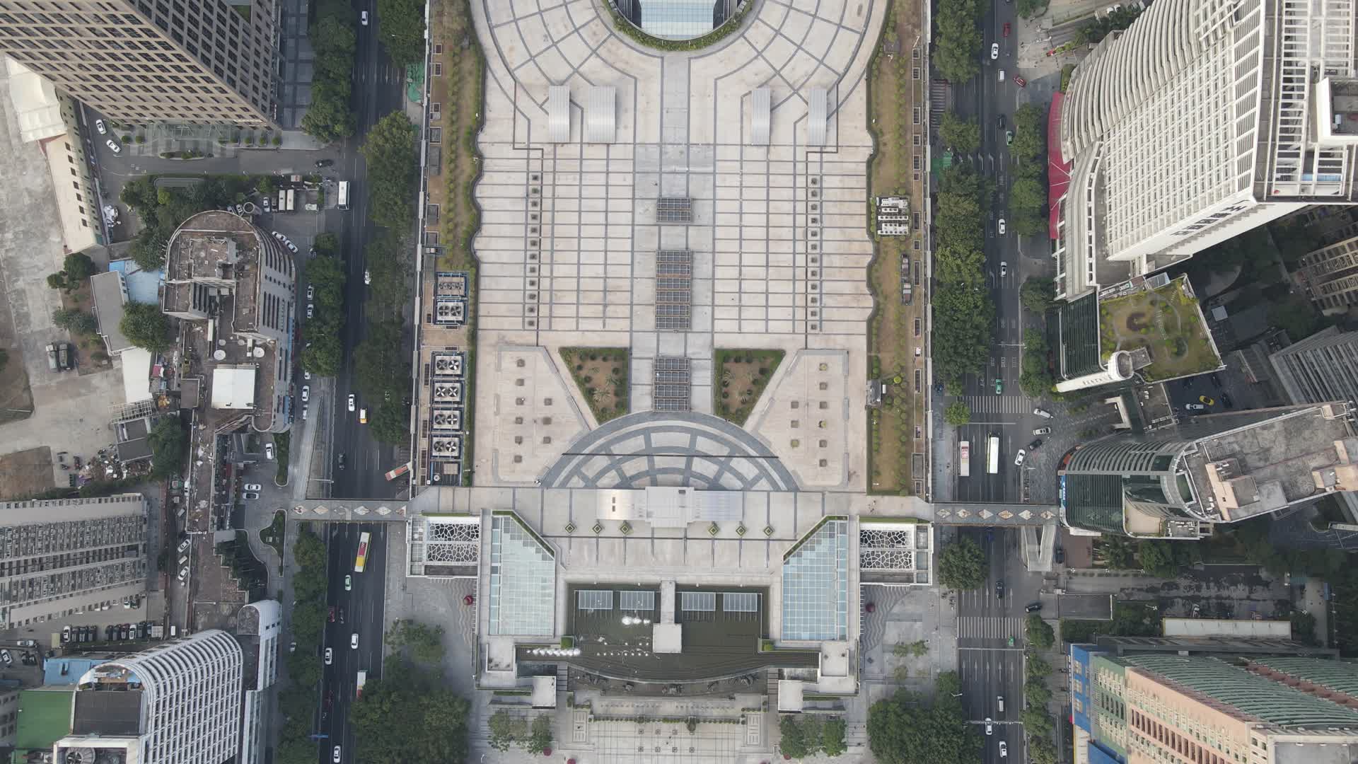 航拍广州东站火车站视频的预览图