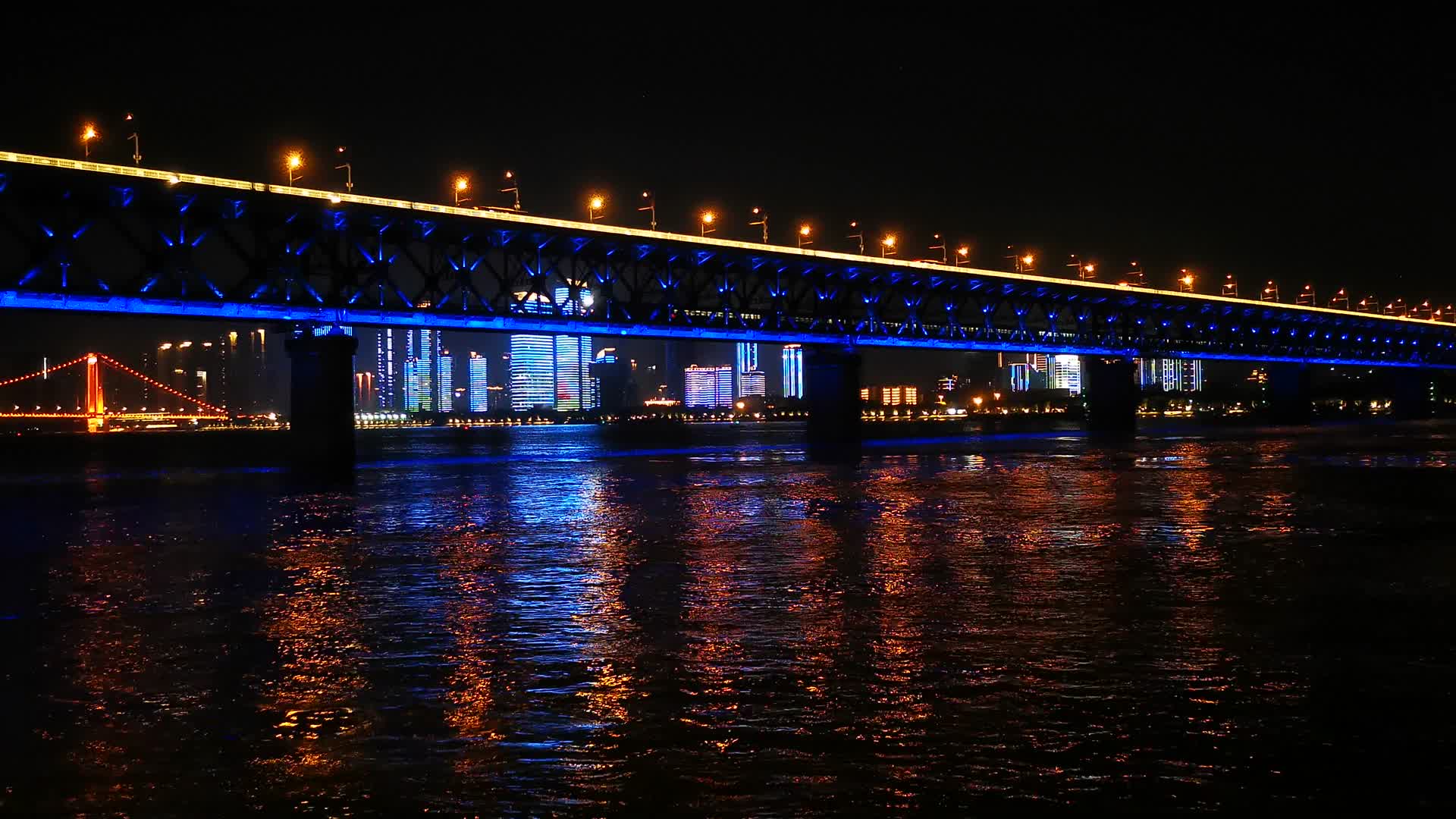 武汉长江大桥夜景灯光视频的预览图