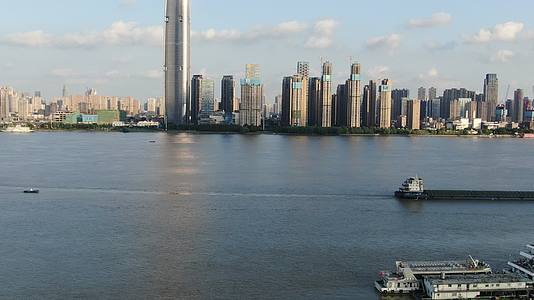 武汉长江两岸高楼建筑航拍视频的预览图