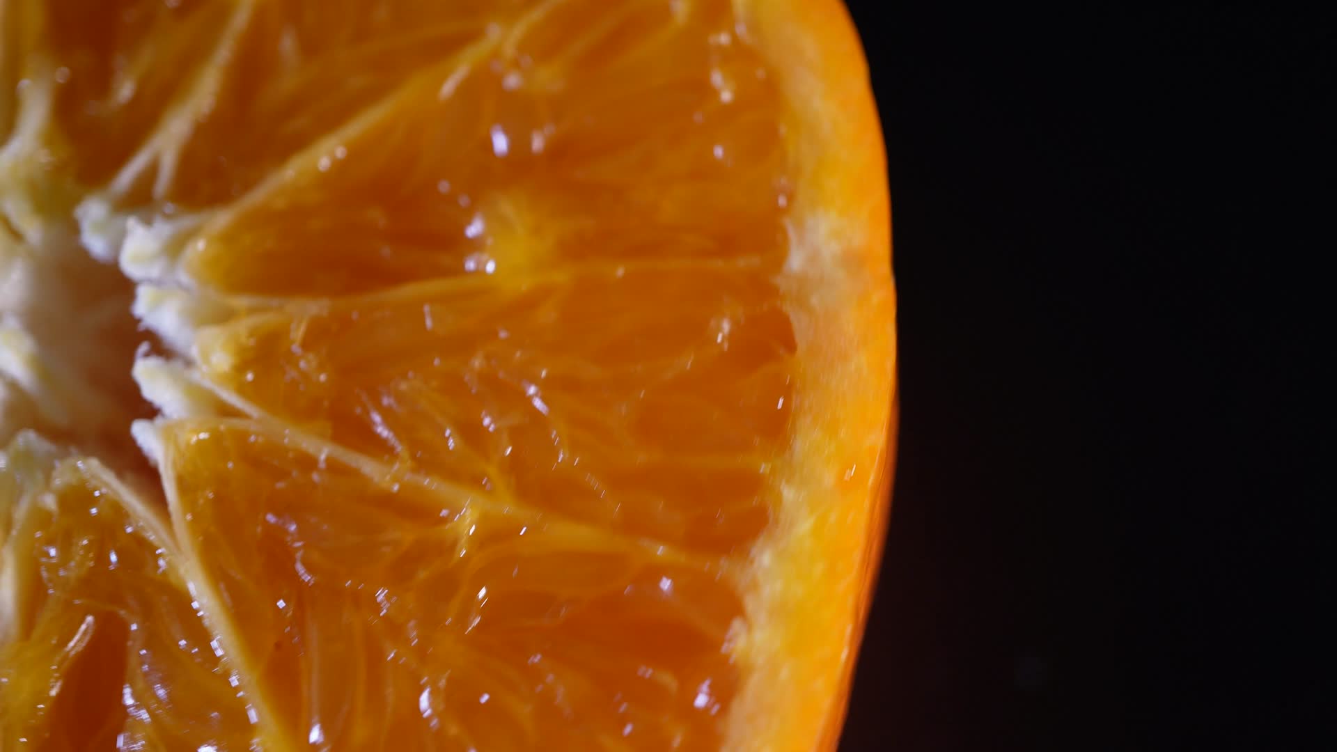切开的橘子果肉视频的预览图