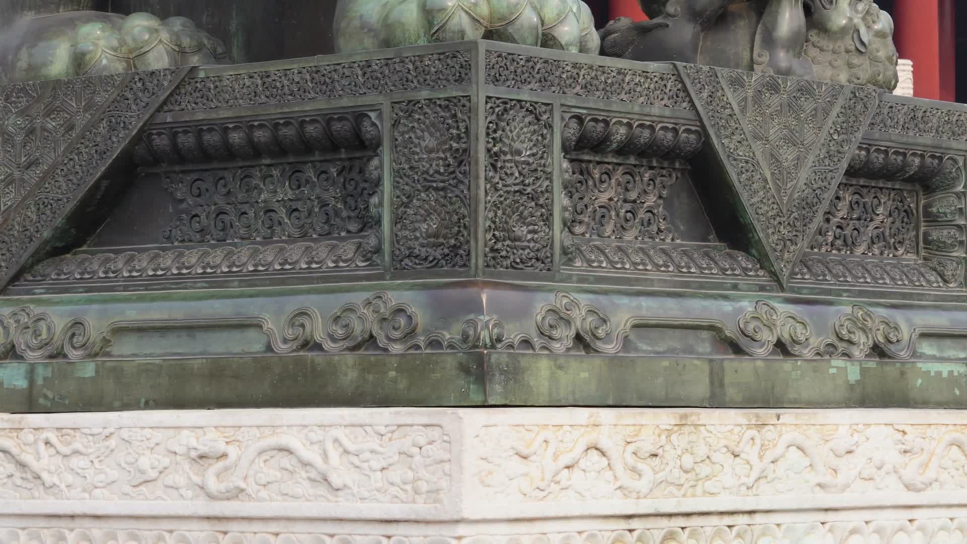 狮子雕像铜像铸铁紫禁城故宫神兽视频的预览图