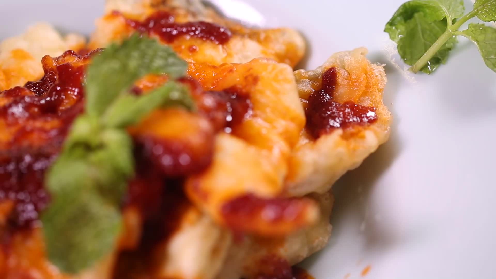 酥脆炸鱼块外焦里嫩视频的预览图