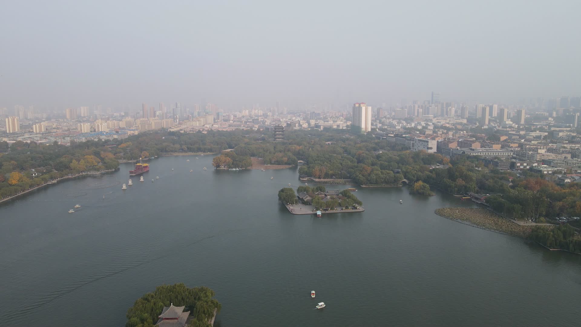 山东济南大明湖5A景区航拍视频的预览图