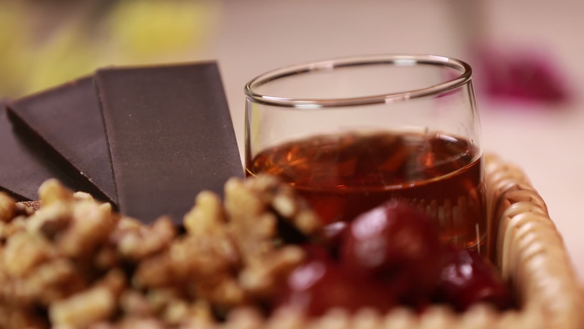 干果坚果大枣红糖制作阿胶的材料视频的预览图