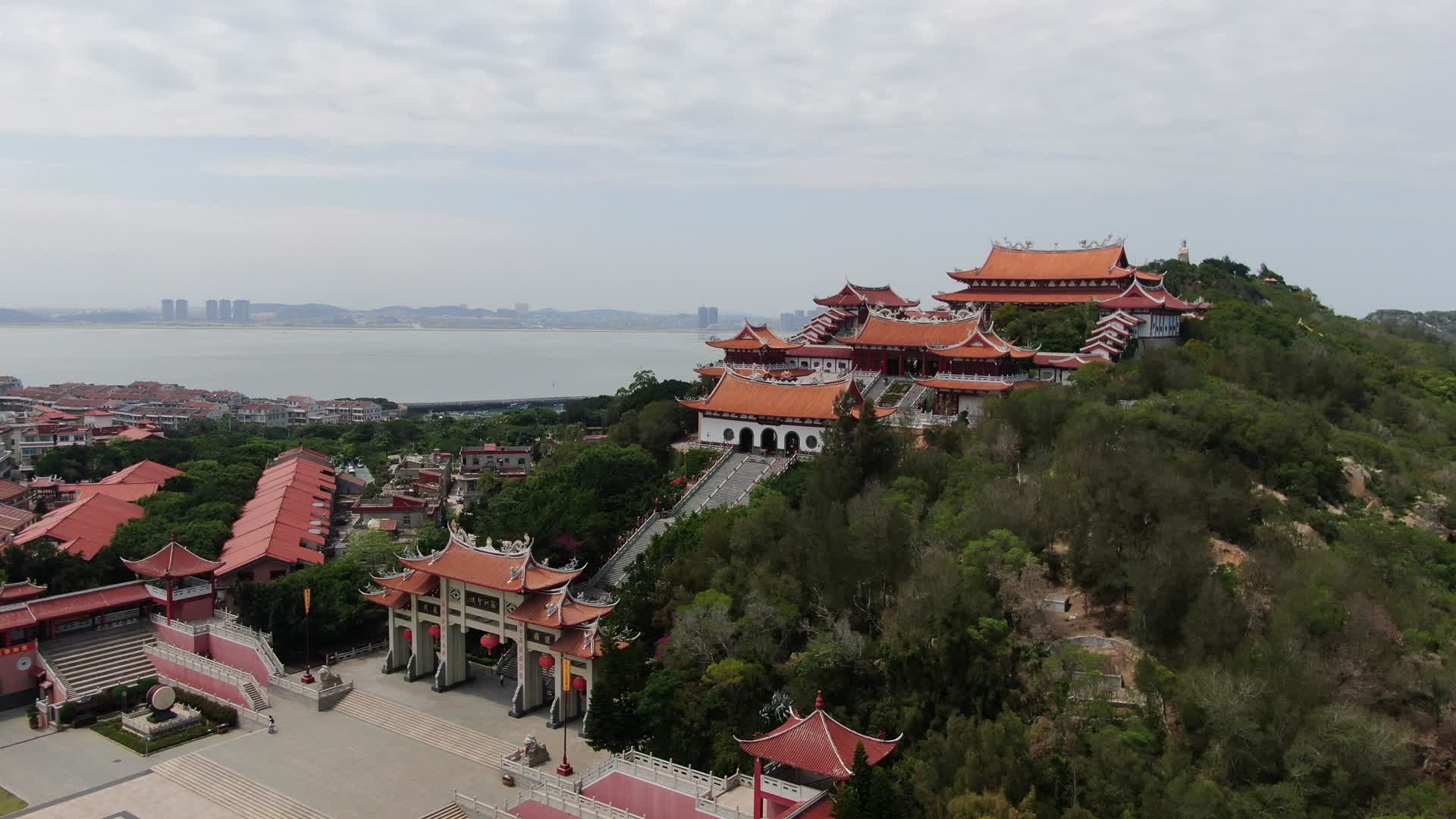福建湄洲岛妈祖庙5A景区航拍视频的预览图