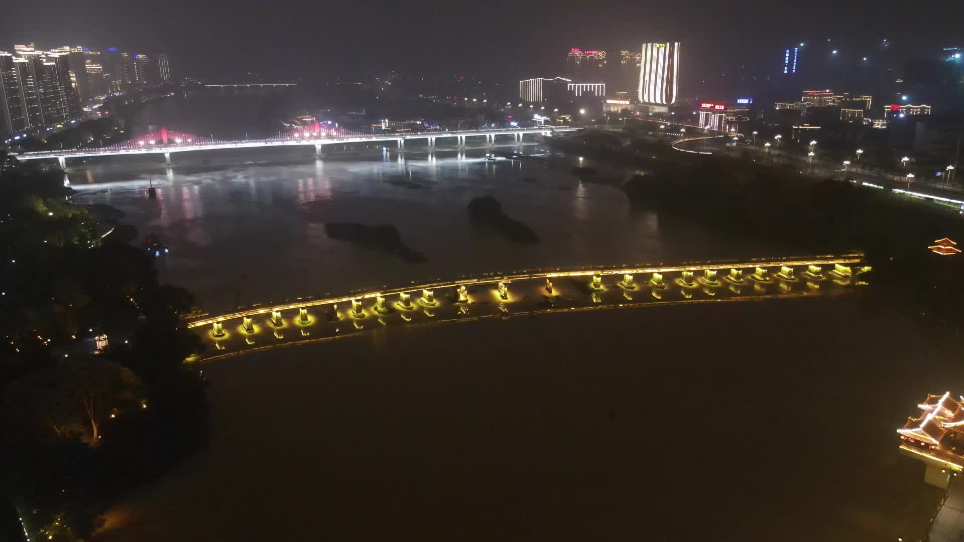 福建漳州南山区网红桥夜景航拍视频的预览图
