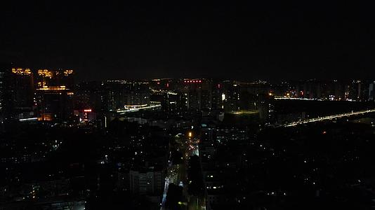 福建泉州城市夜景交通航拍视频的预览图