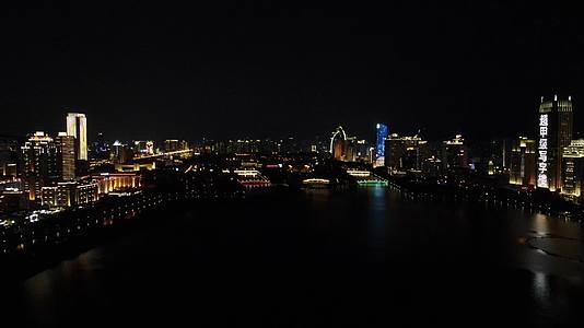 航拍福建厦门城市夜景视频的预览图