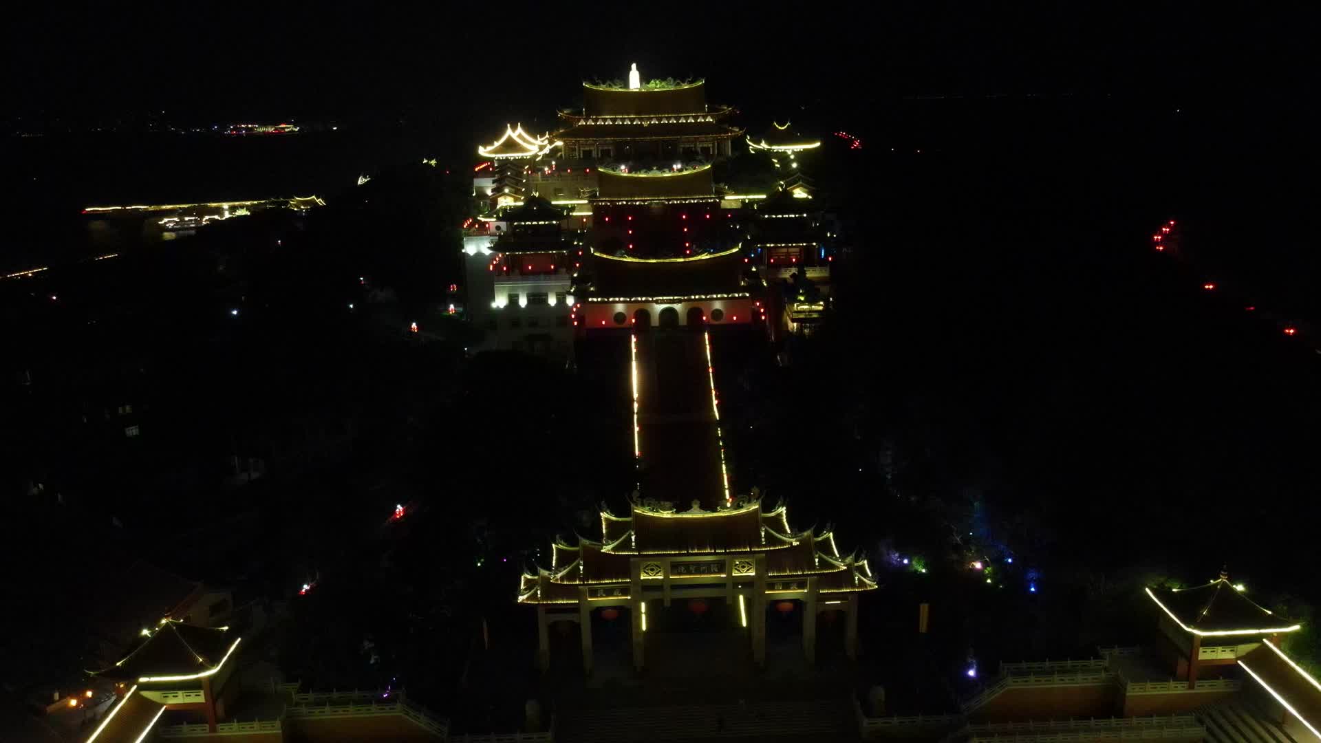 福建妈祖庙夜景航拍视频的预览图