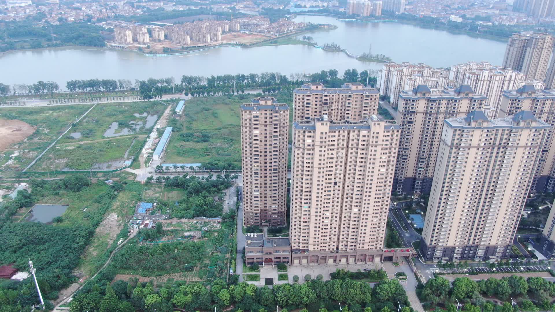 湖南岳阳城市住宅小区航拍视频的预览图